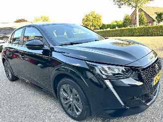 Peugeot e-208 Gereserveerd EV 50kwh 136pk aut Active Pack - 57dkm nap - line assist - navi - pdc - lmv - stoelverw - airco - cruise - carplay picture 4