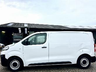 krockskadad bil bedrijf Citroën Jumpy 2.0 BlueHDI 145 M Club - 29dkm nap - navi - camera - apple carplay - pdc - trekh - licht + regensensor 2022/7