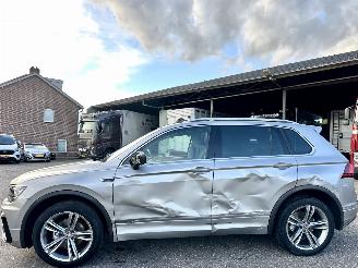  Volkswagen Tiguan 1.4 TSI 150pk aut + f1 R-Line - pano - nap - massage - trekh - front + line assist - dynaudio - virtual 2017/8