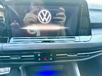 Volkswagen Golf GTE 1.4T 225pk aut + f1 Plug-in hybr - pano - hud - virtual - keyless - stoel + stuurverw - iq - pdc v+a - sfeerverlichting picture 29