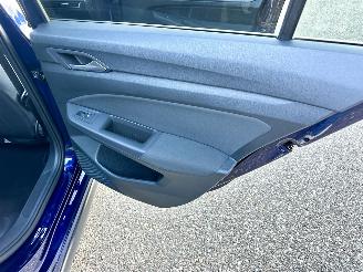 Volkswagen Golf GTE 1.4T 225pk aut + f1 Plug-in hybr - pano - hud - virtual - keyless - stoel + stuurverw - iq - pdc v+a - sfeerverlichting picture 47