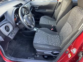 Toyota Yaris 1.3 VVT-i 99pk automaat + f1 Aspiration 5drs - nap - camera - airco - cruise - trekh - 4x goede banden picture 36