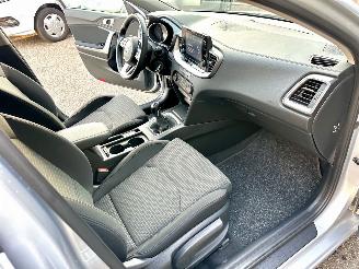 Kia Ceed Sportswagon 1.0 T-GDi 99pk 6-bak - camera - stoel + stuurverw - front + line assist - clima + cruise - apple carplay picture 20