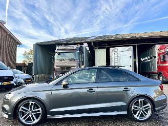uszkodzony samochody osobowe Audi A3 35 1.5 TFSI 150pk 7-traps aut S-Line Edition - pano - virtual - 2019/6