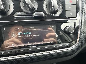 Volkswagen Up! 1.0i 65pk 5drs - nap - airco - line assist - bleutooth - aux - elektr ramen - led - facelift - rijdbaar picture 32