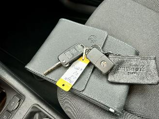 Volkswagen Up! 1.0i 65pk 5drs - nap - airco - line assist - bleutooth - aux - elektr ramen - led - facelift - rijdbaar picture 27