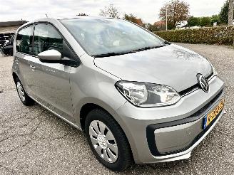 Volkswagen Up! 1.0i 65pk 5drs - nap - airco - line assist - bleutooth - aux - elektr ramen - led - facelift - rijdbaar picture 4