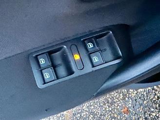 Volkswagen Polo 1.2 TSI 105pk 6-bak Highline 5drs - pano - airco - cruise - pdc - lmv - 4x elektr ramen - alcantara picture 39