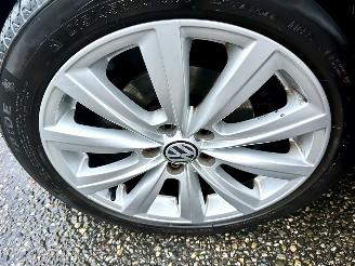 Volkswagen Polo 1.2 TSI 105pk 6-bak Highline 5drs - pano - airco - cruise - pdc - lmv - 4x elektr ramen - alcantara picture 70