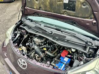Toyota iQ 1.0 VVTi 68pk automaat Aspiration - 44dkm nap - navi - clima - keyless entry + start - lmv - pdc picture 63