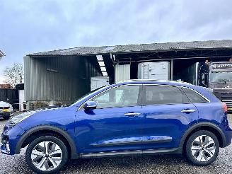 Kia e-Niro 64kWh 204pk aut DynamicPlusl - nap - schuifdak - carplay - keyless - stuurverw - front + line assist 2021/11