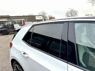Volkswagen ID.3 58kWh 204pk aut First Plus - nap - navi - cam - keyless - 19 inch - stuurverw - front + line assist - sfeerverl picture 84