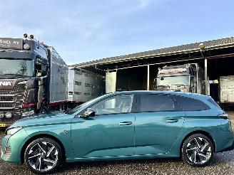 Avarii autoturisme Peugeot 308 1.2 Turbo 131pk 6-bak Allure Pack Bus - 58dkm nap - 2023/1