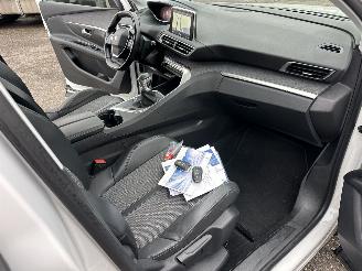 Peugeot 3008 1.2 Turbo 131pk 6-bak Premium - nap - navi - cam - virtual - elektr klep - 19 inch - line assist - keyless - pdc v+a picture 18