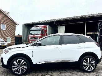 Avarii autoturisme Peugeot 3008 1.2 Turbo 131pk 6-bak Premium 2019/3
