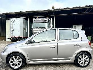 Toyota Yaris 1.5-16V VVT-i 106pk T-Sport - airco - nap - elektr ram + spiegels - lmv - sportint - radio + cd - mistlampen 2002/7