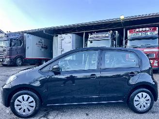 Damaged car Volkswagen Up! 1.0i 65pk BMT 5drs - nap - clima - camera - cruise - pdc - licht + regensensor - line assist 2022/6