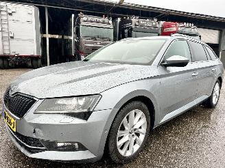Skoda Superb 2.0 TDI 150pk 6-bak euro.6 Style Bus - nap - navi - camera - front + side + park assist - keyless entry + start picture 2