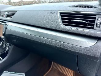 Skoda Superb 2.0 TDI 150pk 6-bak euro.6 Style Bus - nap - navi - camera - front + side + park assist - keyless entry + start picture 63