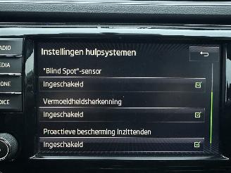 Skoda Superb 2.0 TDI 150pk 6-bak euro.6 Style Bus - nap - navi - camera - front + side + park assist - keyless entry + start picture 25