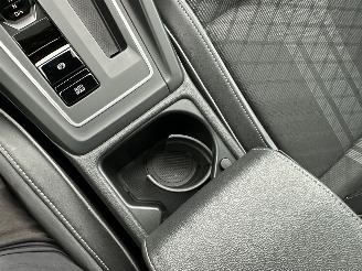 Volkswagen Golf 1.5 eTSI aut + f1 162pk R-Line - pano - hud - keyless - virtual - front + line + side + park assist picture 44