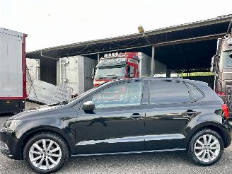 Unfallwagen Volkswagen Polo Gereserveerd 1.4 TDI 75pk BlueMotion 5drs - navi - clima - cruise - facelift - bleutooth - pdc v+a - front assist - privacy glass 2016/3