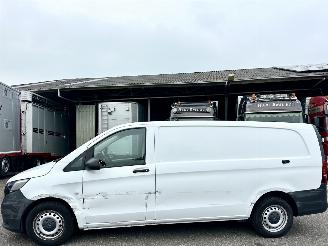 skadebil bedrijf Mercedes Vito 116 CDI 163pk 9-traps aut + f1 Extra Lang L3 3pers - navi - camera - stoelverw - pdc v+a - airco - cruise 2022/7