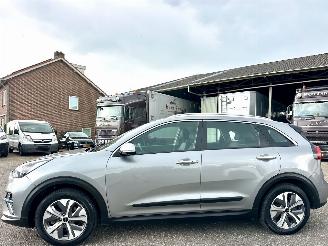 škoda osobní automobily Kia e-Niro 64kWh  204pk aut + f1 DynamicLine - nap - navi - camera - keyless - front + line assist - pdc 2022/8