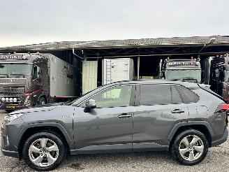 krockskadad bil auto Toyota Rav-4 2.5 Hybrid 178pk Business Intro 2019/11