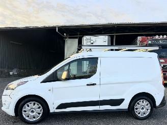 krockskadad bil bedrijf Ford Transit Connect 1.5 TDCI 75pk euro.6 L1 Trend 3Pers - 132dkm nap - airco - cruise - pdc v+a - trekh - imperiaal 2017/8