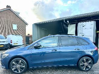 damaged passenger cars Mercedes B-klasse 250e 163pk aut + f1 Lux Line - pano - nap - 1e eig - widescreen - sfeerverl - leer - memory l+r 2023/3