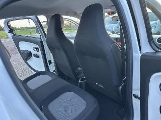 Renault Twingo 1.0 SCe 71pk Collection - 13dkm nap - 1e eig - airco - cruise - elektr pakket - led - aux - usb picture 42