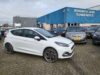 skadebil auto Ford Fiesta 1.5 EcoBoost ST-3 NAVI, CAMERA, 240 PK 5 DEURS 2019/10