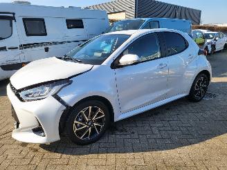 skadebil auto Toyota Yaris Toyota Yaris 1.5 Hybrid Dynamic 22d km 2023/11