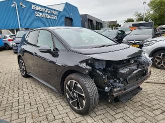 Damaged car Volkswagen ID.3 ID.3 Pro Performance Edition leer/alcantara 58 kWh range 425 km nwpr € 47000 2023/4
