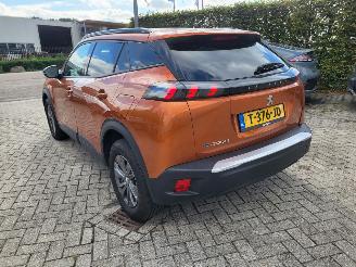Vaurioauto  passenger cars Peugeot e-2008 Peugeot e-2008 EV Style 50 kWh rijdbaar rijbereik 335 km nieuwprijs  € 40000 2023/7