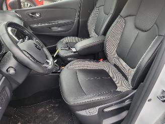 Renault Captur AUTOMAAT 24000 KM UNIEK Captur 1.2 TCe Wave picture 4