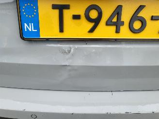 Voiture accidenté Skoda Karoq Karoq 1.5 TSI ACT Business Edition Plus rijdbaar nwpr € 44000 2023/9