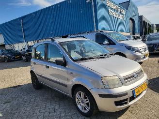 skadebil auto Fiat Panda AUTOMAAT  1.2 Emotion cool  rijdbaar 2004/11