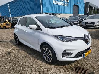 uszkodzony samochody osobowe Renault Zoé incl accu INTENSE  51 KW met CCS lader  8000 km GEEN SCHADE technisch probleem 2020/6
