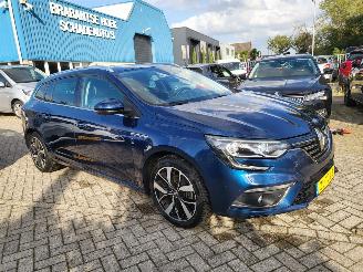 Unfallwagen Renault Mégane Estate 1.3 TCe Bose  rijdbare motorschade 2019/6