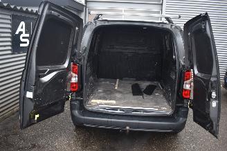 Toyota Proace City 1.5 D-4D Cool Comfort 75Pk *Airco picture 5