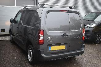 Toyota Proace City 1.5 D-4D Cool Comfort 75Pk *Airco picture 4