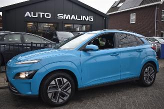 krockskadad bil auto Hyundai Kona 39Kwh Comfort 136Pk 3FASE SOH 97% *Navi/Clima/Camera/Stoelverwarming 2022/7