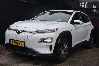 skadebil auto Hyundai Kona 64Kwh Fashion 204Pk 3Fase 100% Soh *Navi/Clima/Camera 2020/12