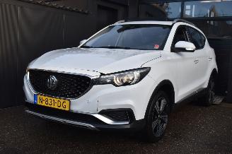 krockskadad bil auto MG ZS EV 45kwh Luxury 143Pk *Navi/Clima/Camera/Leder/Panorama/Stoelverwarming 2021/10
