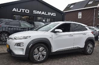 damaged passenger cars Hyundai Kona 64Kwh EV Limeted 204Pk 3FASE 100% SOH *Navi/Clima/Leder/Camera/Stoelverwarming 2020/12