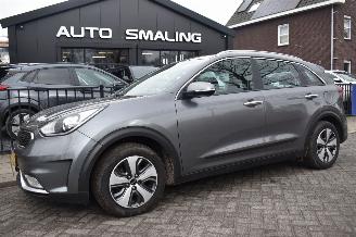Damaged car Kia Niro 1.6 Hybrid First Edition 105Pk *Navi/Airco/Camera 2016/10