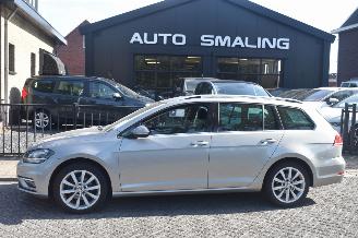 Voiture accidenté Volkswagen Golf 1.6 Tdi Highline 116Pk *Navi/Clima/Camera/stoelverwarming 2017/6
