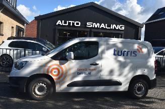 krockskadad bil bedrijf Opel Combo 1.5D L1H1 Edition 102Pk *Airco/Navi 2019/10